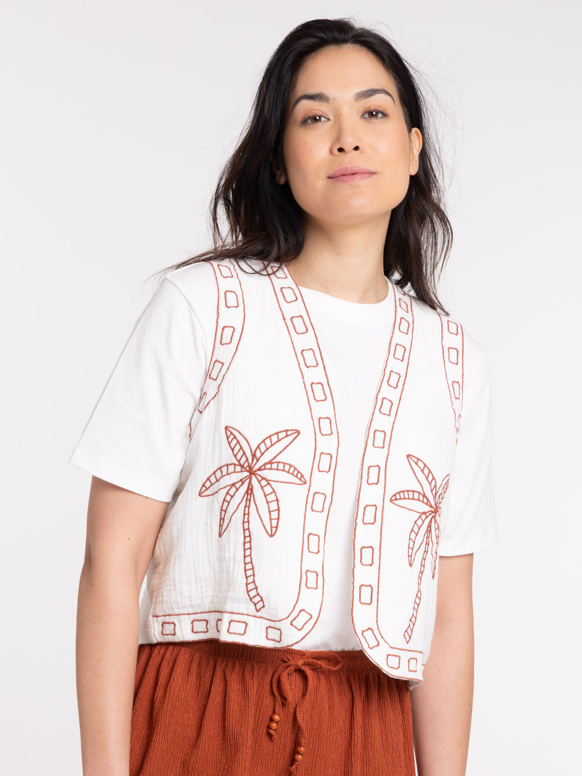 Veste brodée sans manches femme