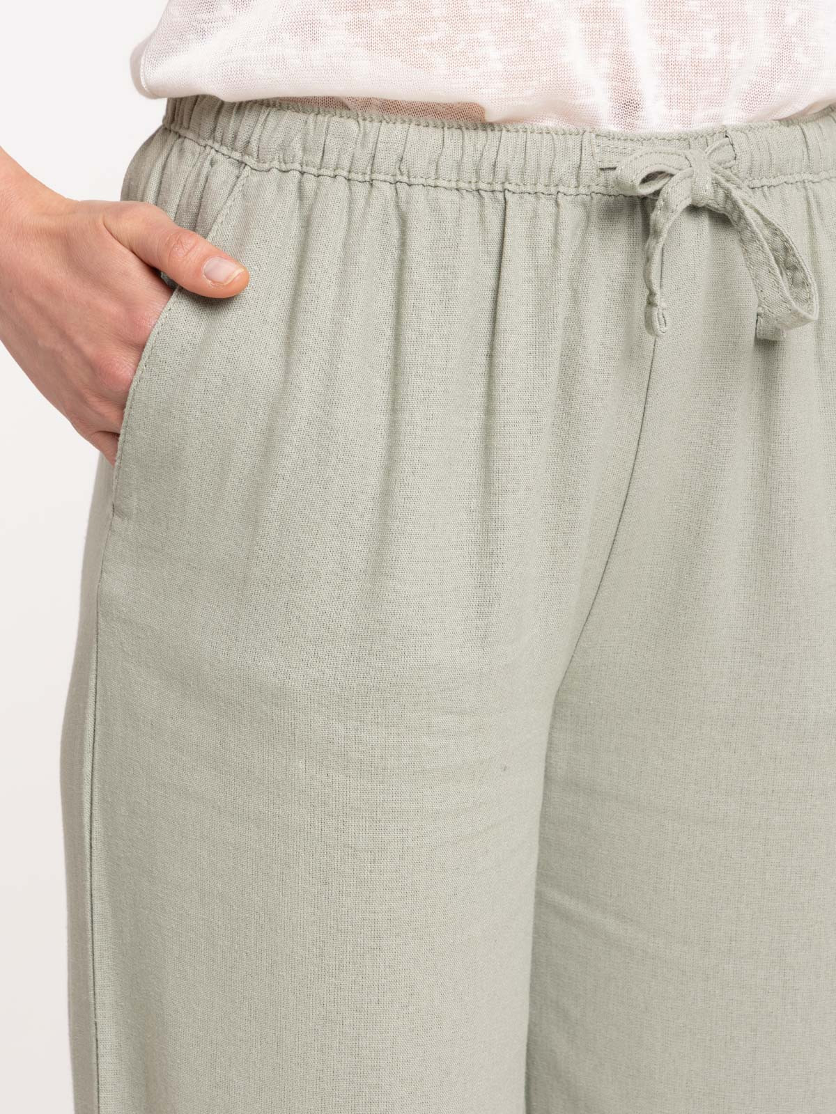 Pantalon coloris mousse clair femme