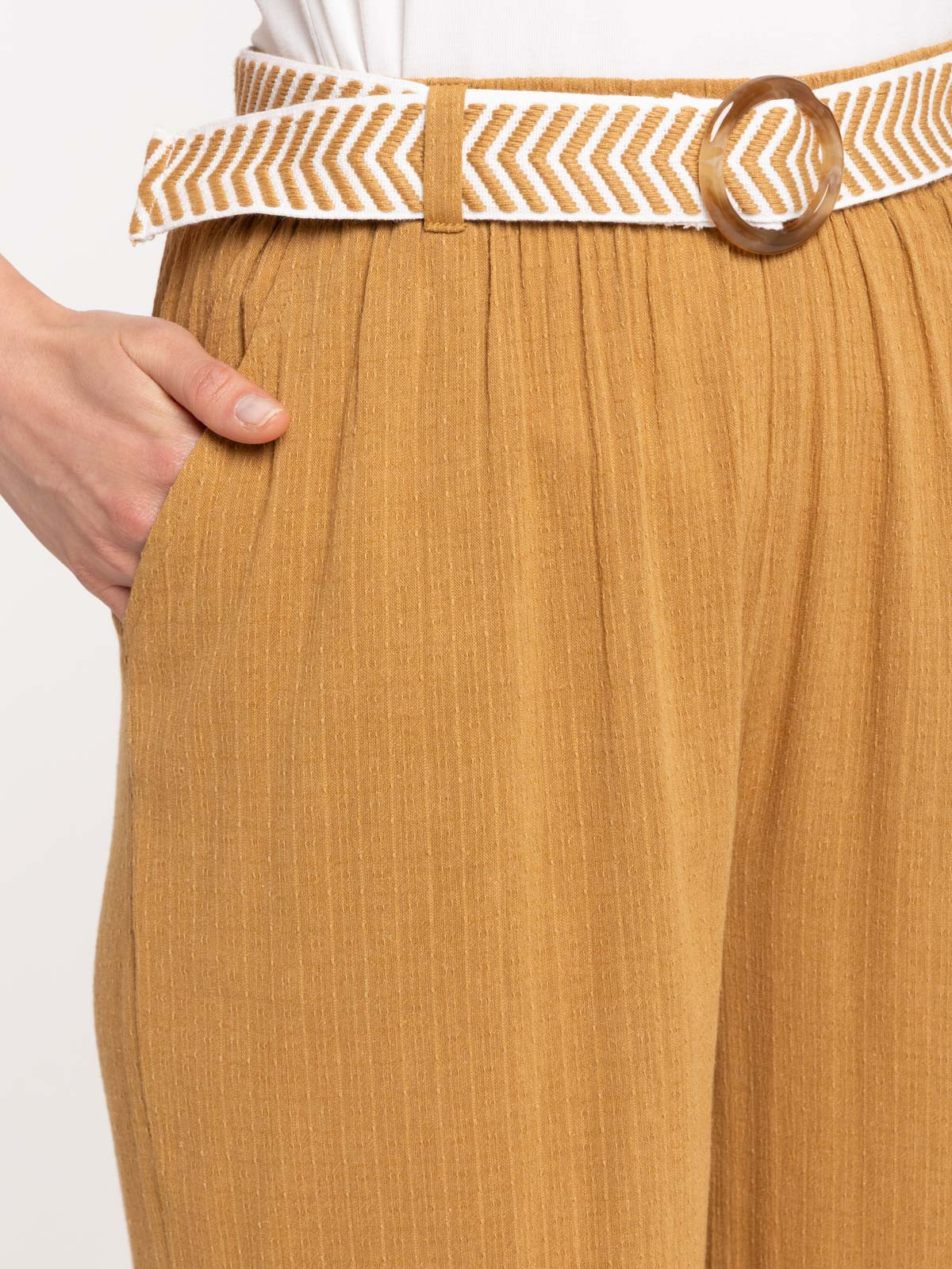 Pantalon caramel large ceinturée femme Pantalon caramel large ceinturée femme