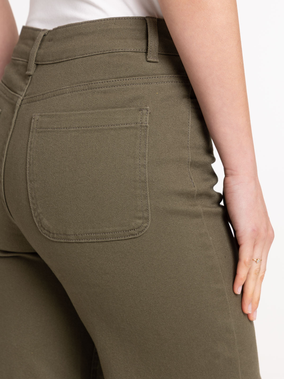 Pantalon large boutonné femme Pantalon large boutonné femme