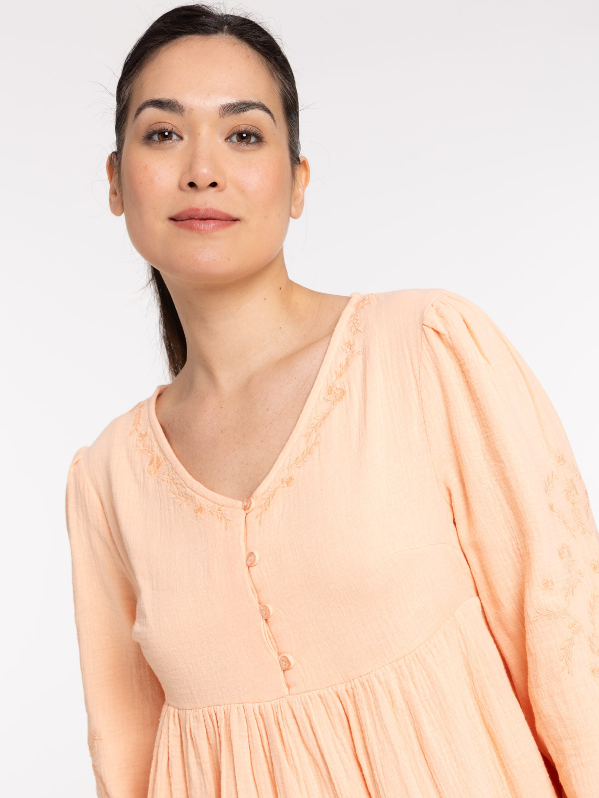 Blouse manches longues brodées femme