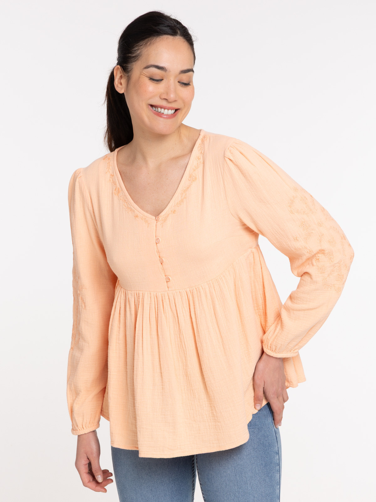 Blouse manches longues brodées femme
