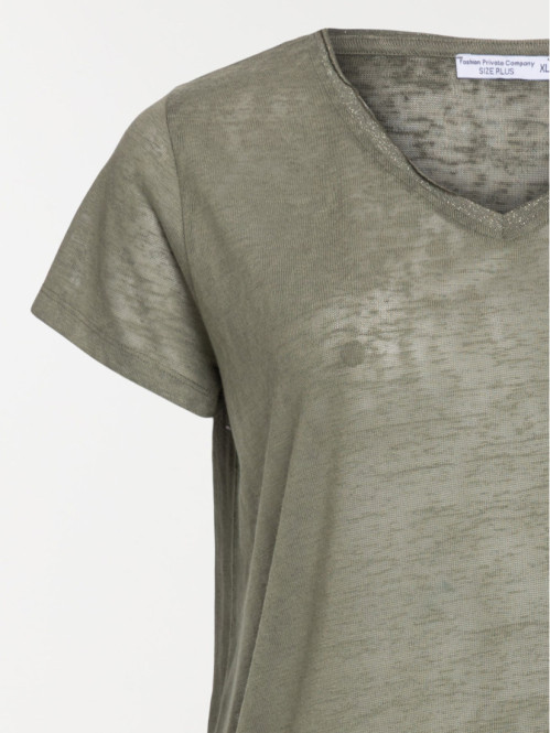 T-shirt col V vert grande...