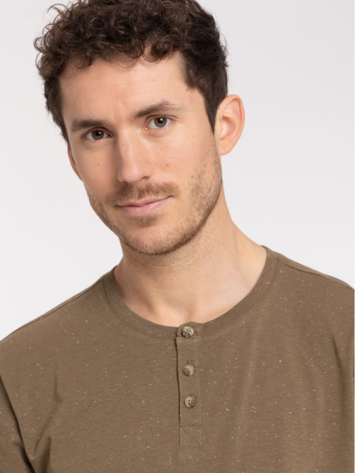 T-shirt boutonné col rond...