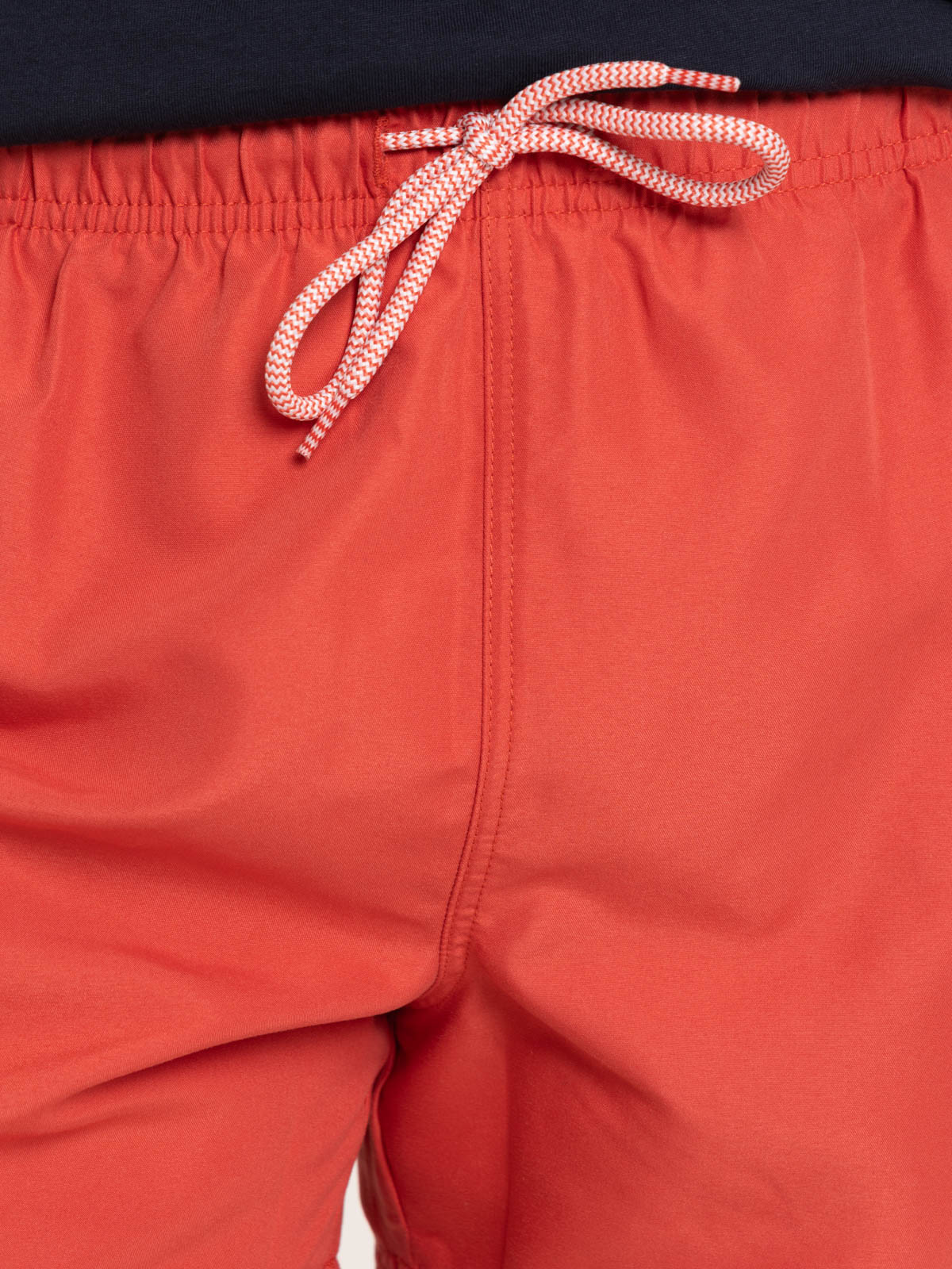 Short de bain rouge brûlé homme