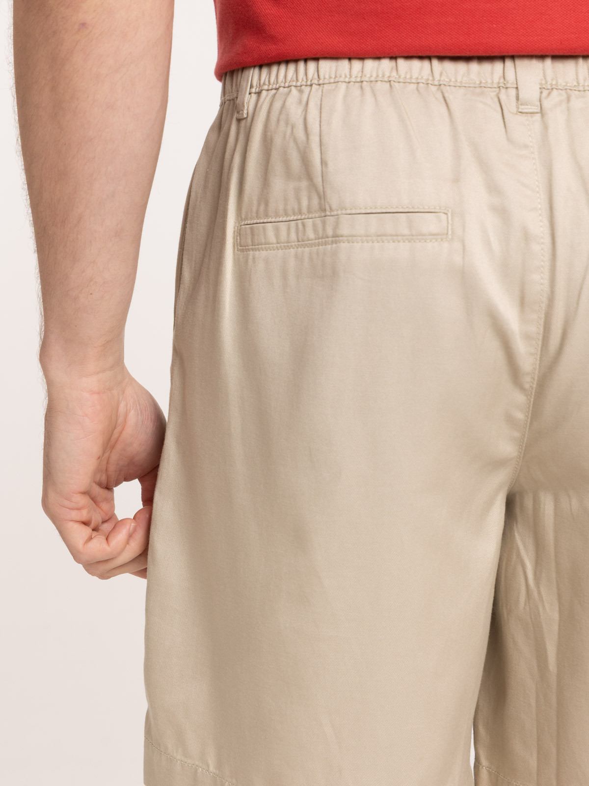 Short homme à pinces