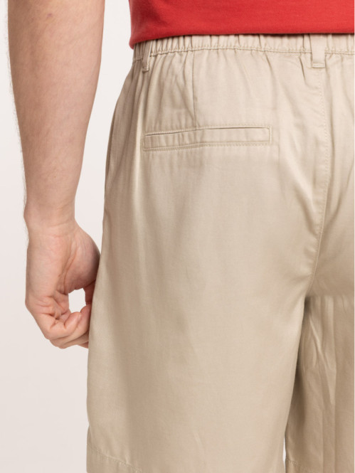 Short homme à pinces