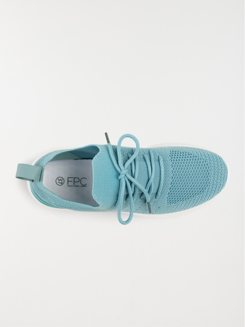 Baskets de sport bleues...