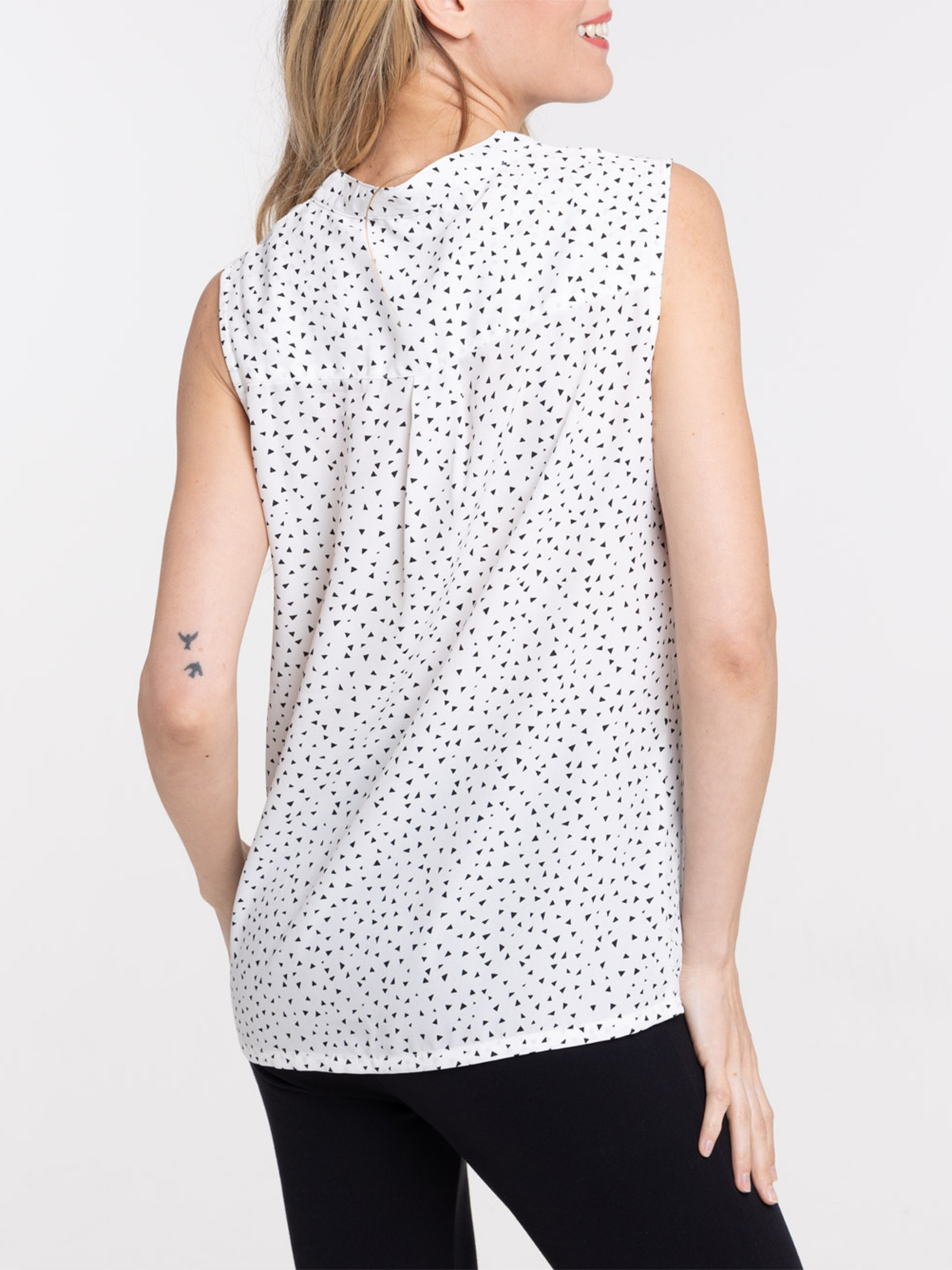 Blouse blanche motif triangle femme