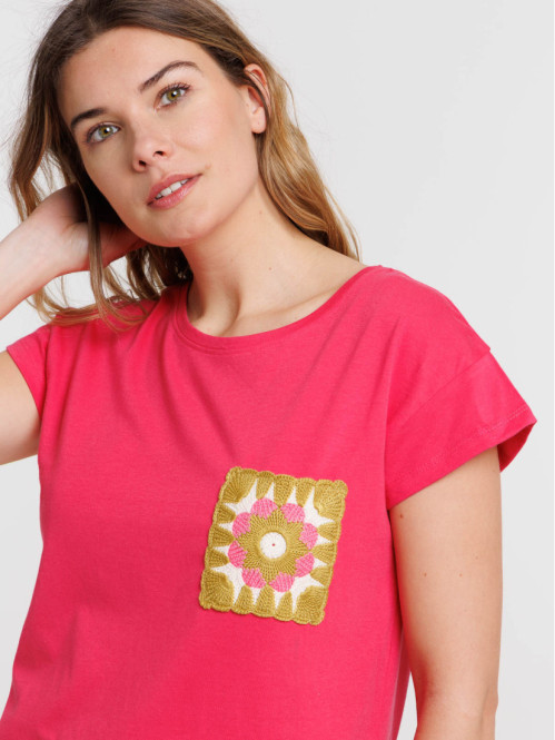 T-shirt motif macramé...