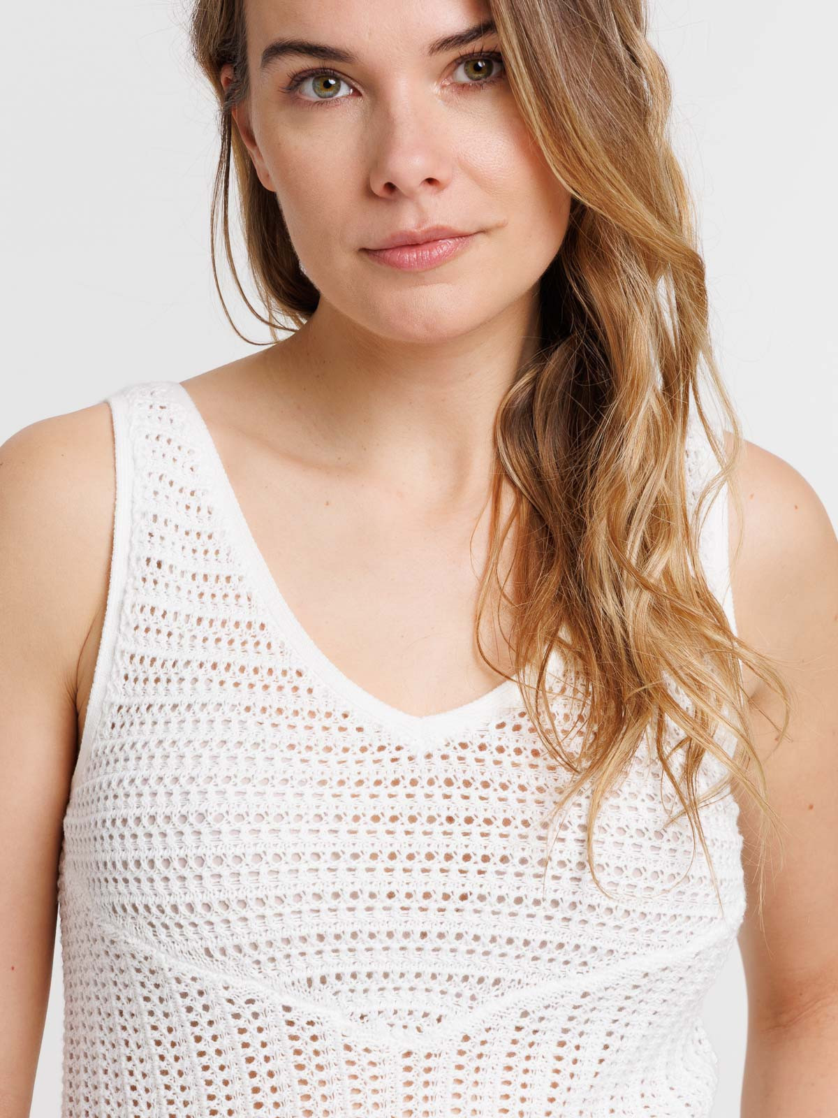 Débardeur écru maille crochet femme