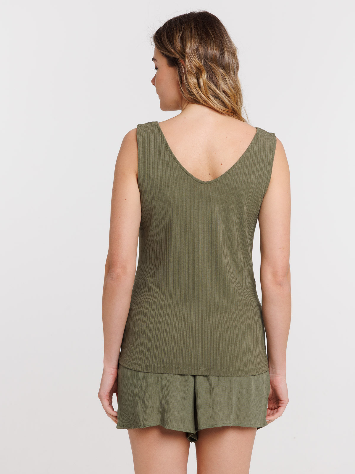 Débardeur trèfle col V boutons femme