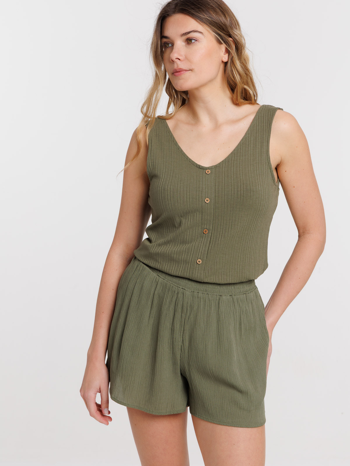 Débardeur trèfle col V boutons femme