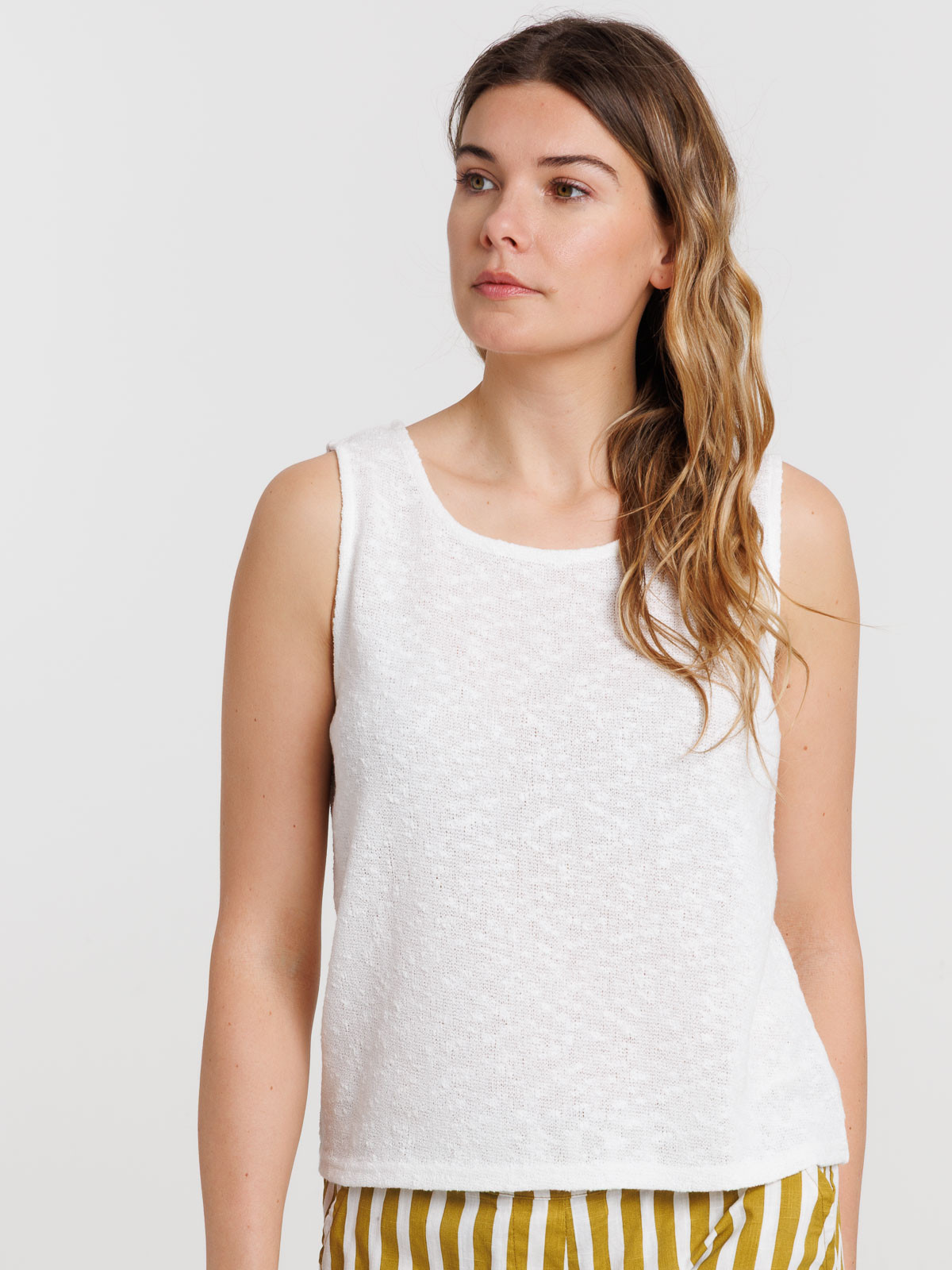 Débardeur écru col rond femme