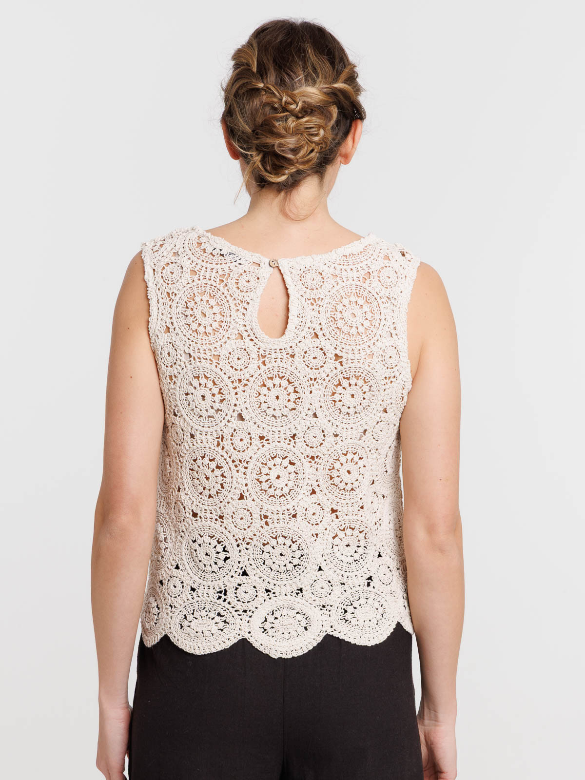 Blouse sans manches en crochet femme