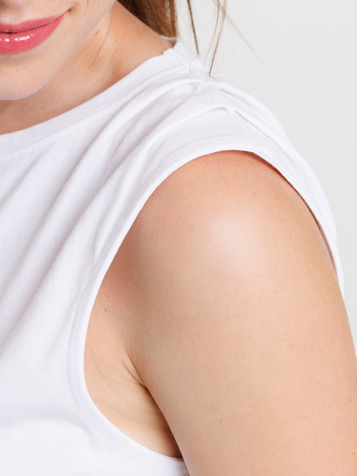 Débardeur blanc sans manches femme