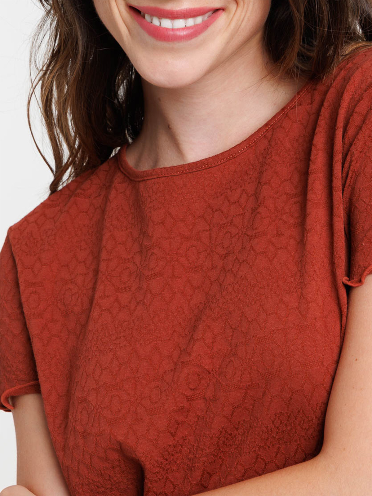 T-shirt col rond marron rougi femme