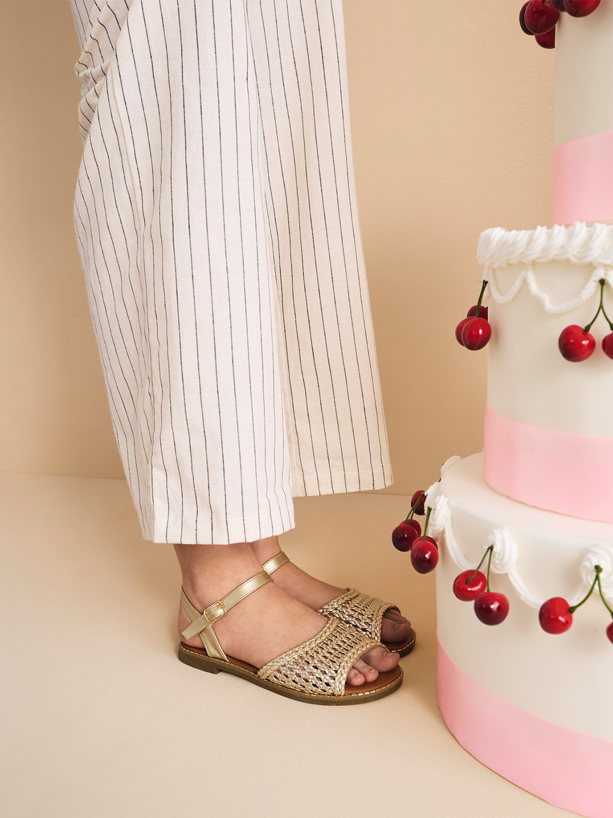 Sandales plates dorées femme (36-41)