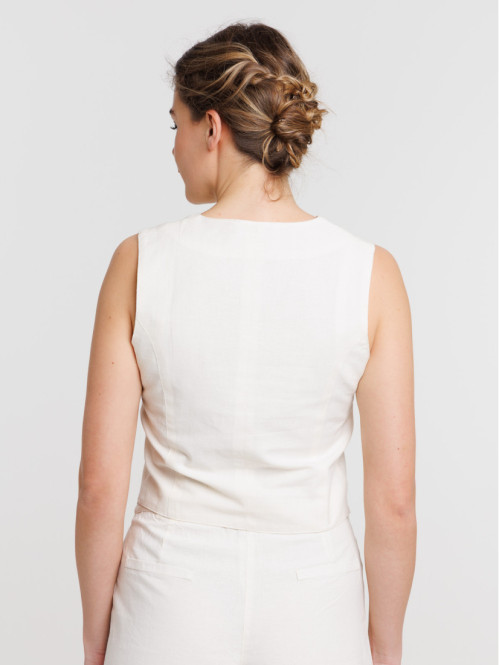 Gilet boutonné sans manches...