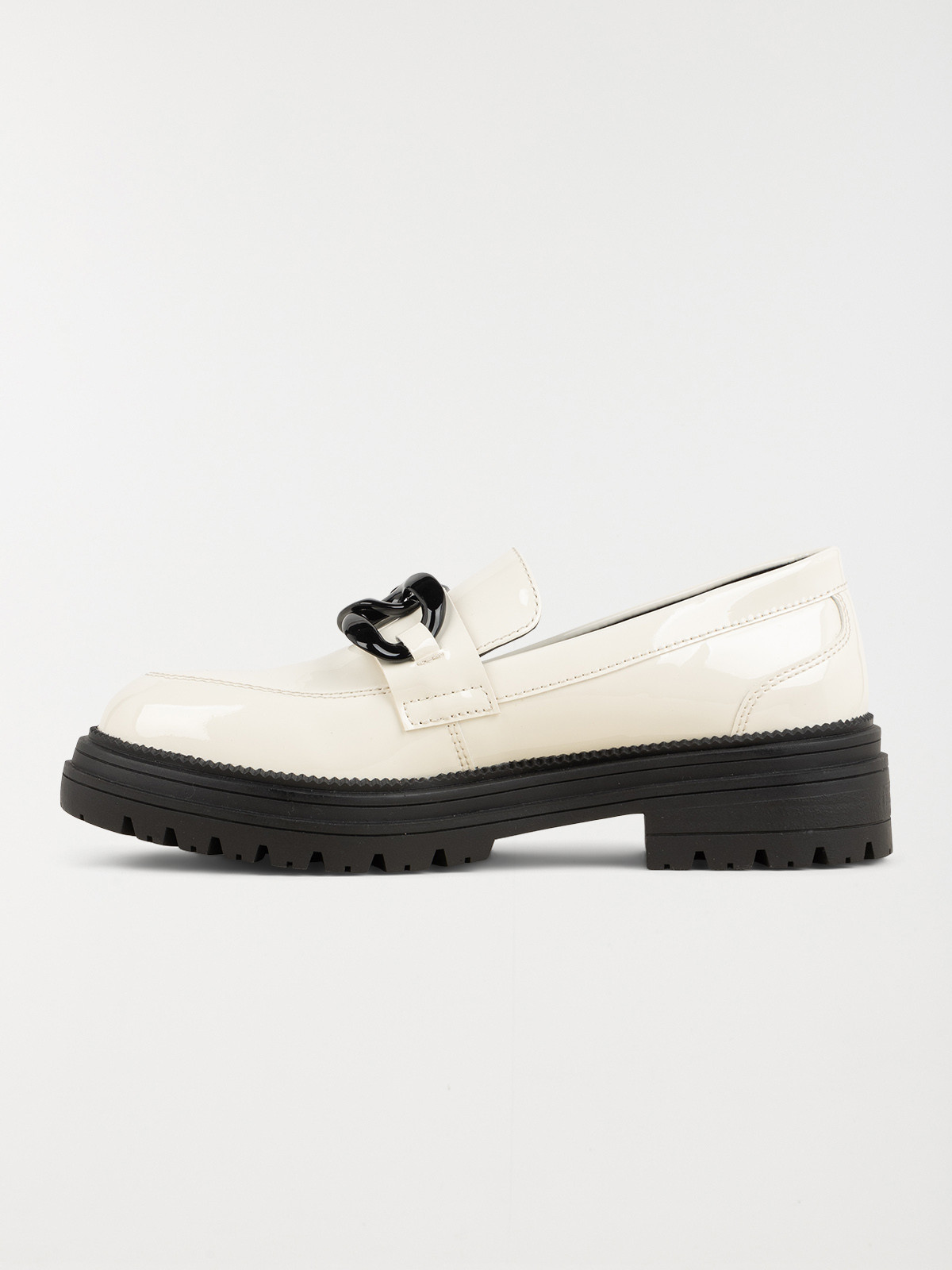 Mocassin beige talon femme (36-41) Mocassin beige talon femme (36-41)