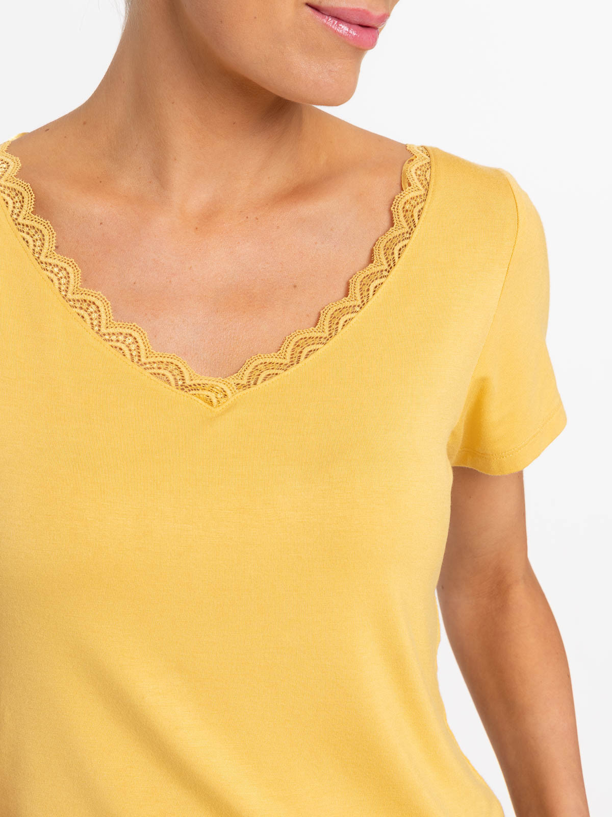 T-shirt col V ocre femme