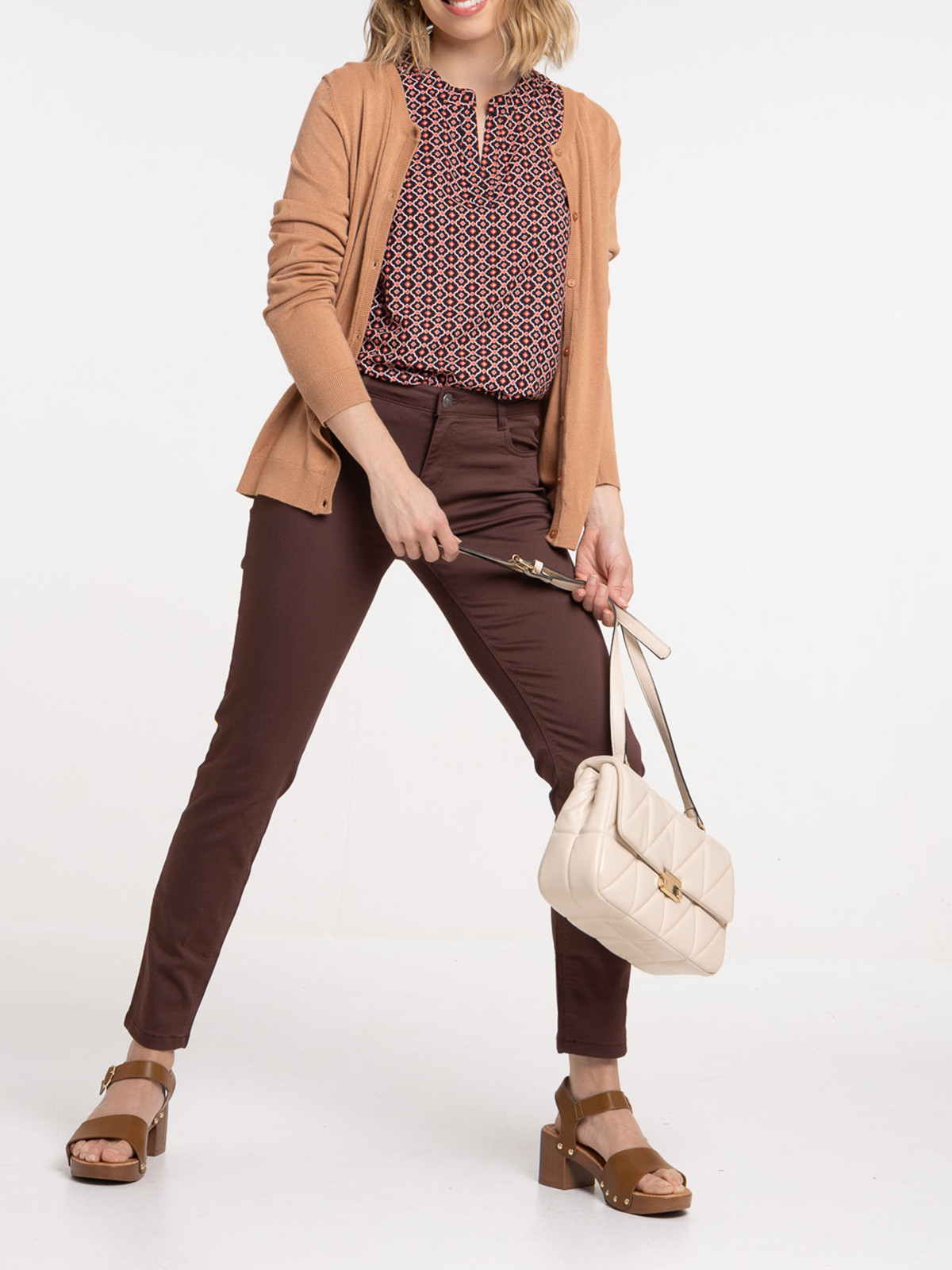 Gilet fin boutonné croissant femme