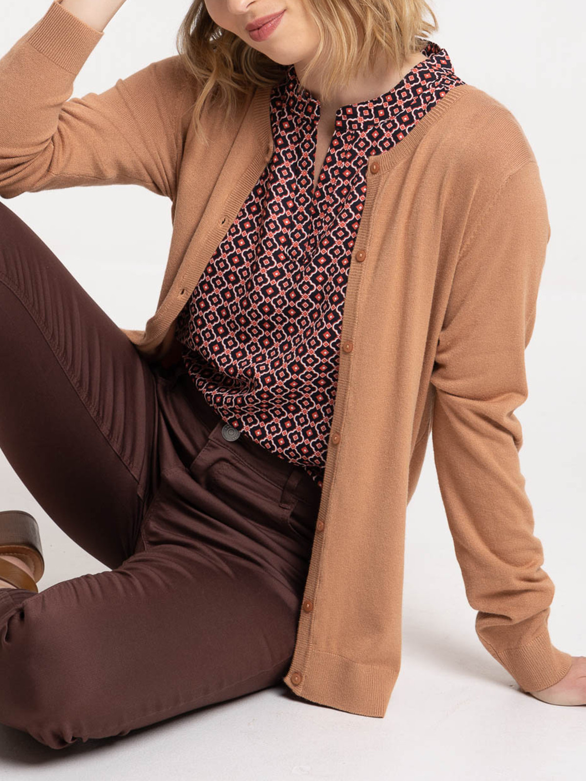 Gilet fin boutonné croissant femme