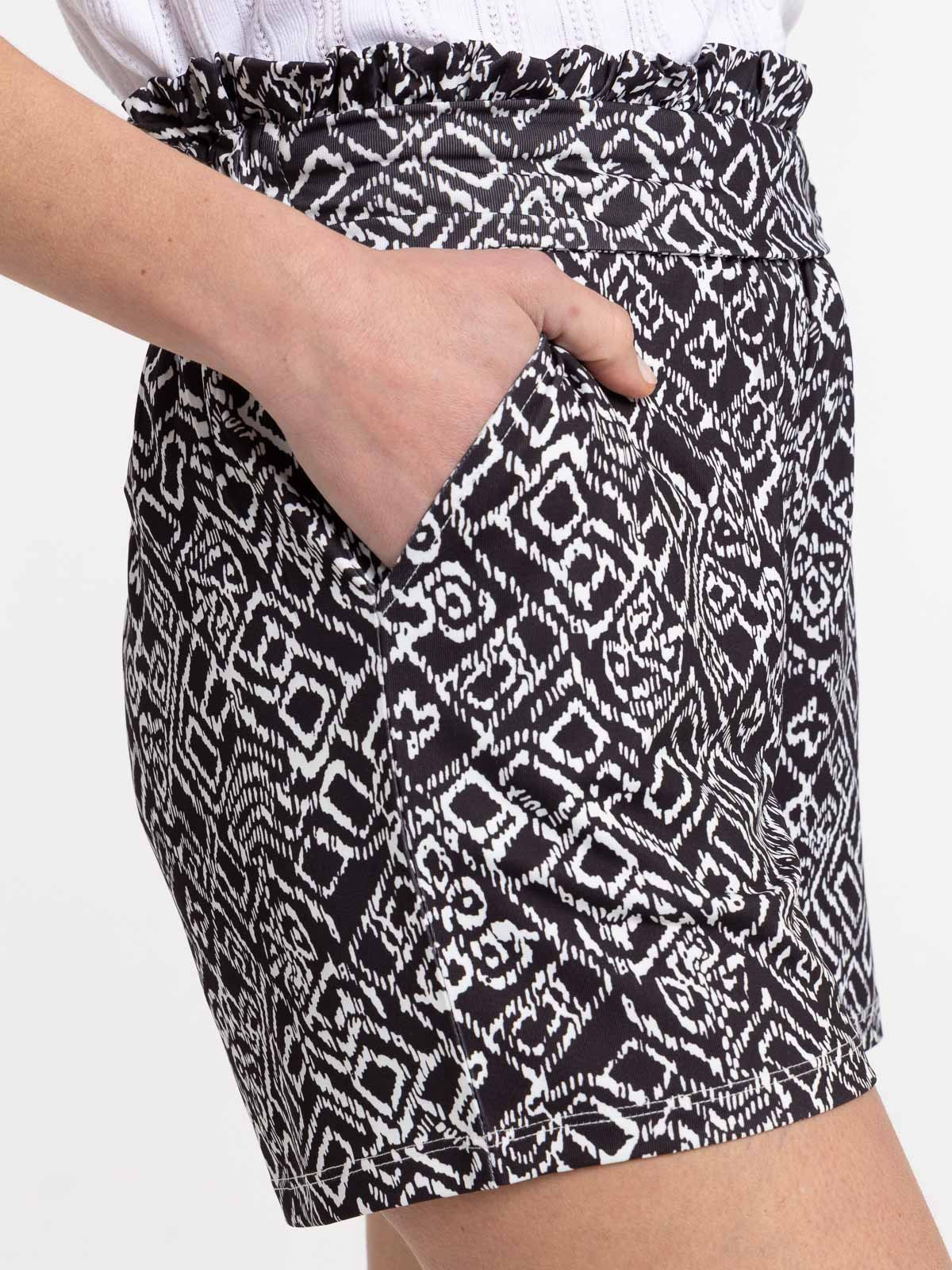 Short imprimé ethnique anneau femme