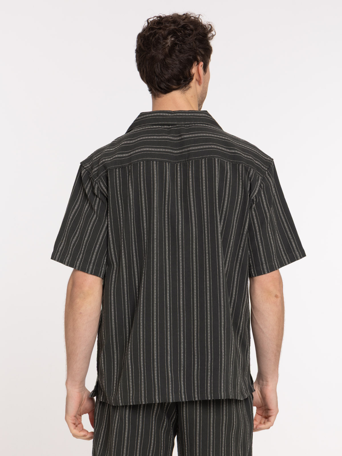 Chemise manches courtes rayée homme