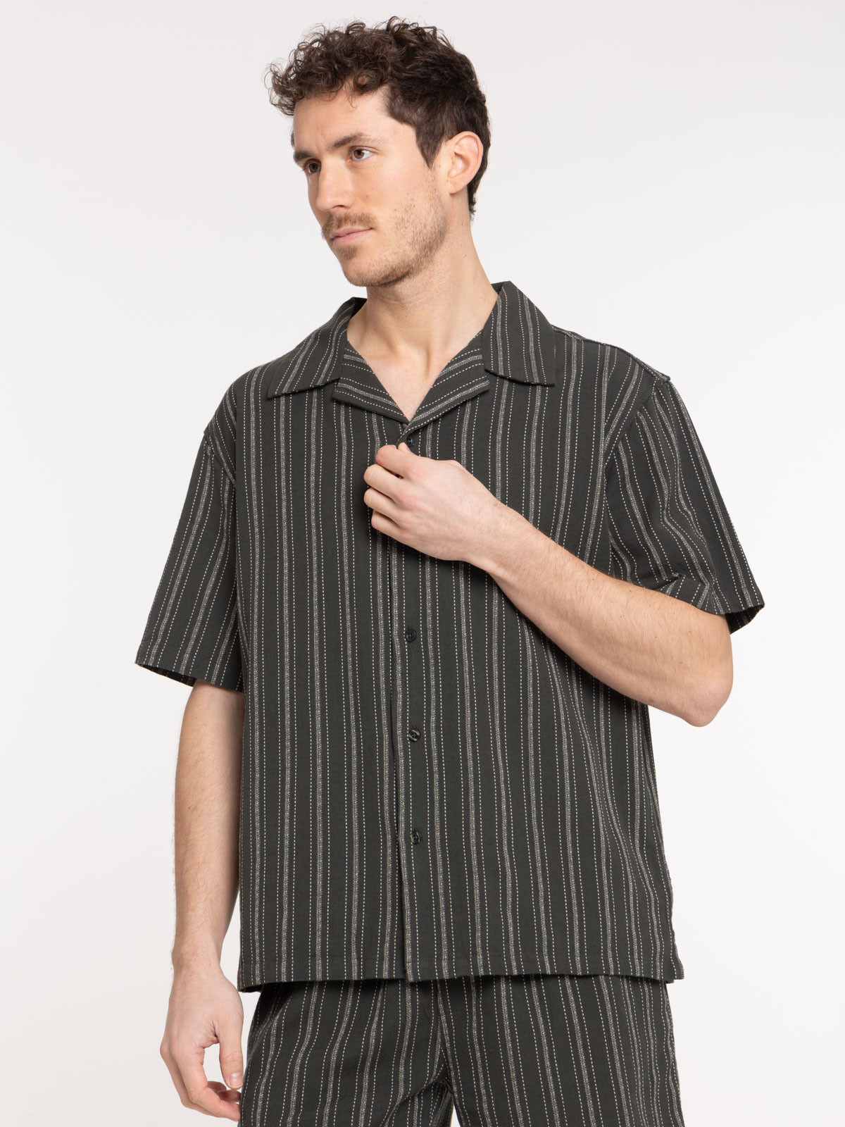 Chemise manches courtes rayée homme
