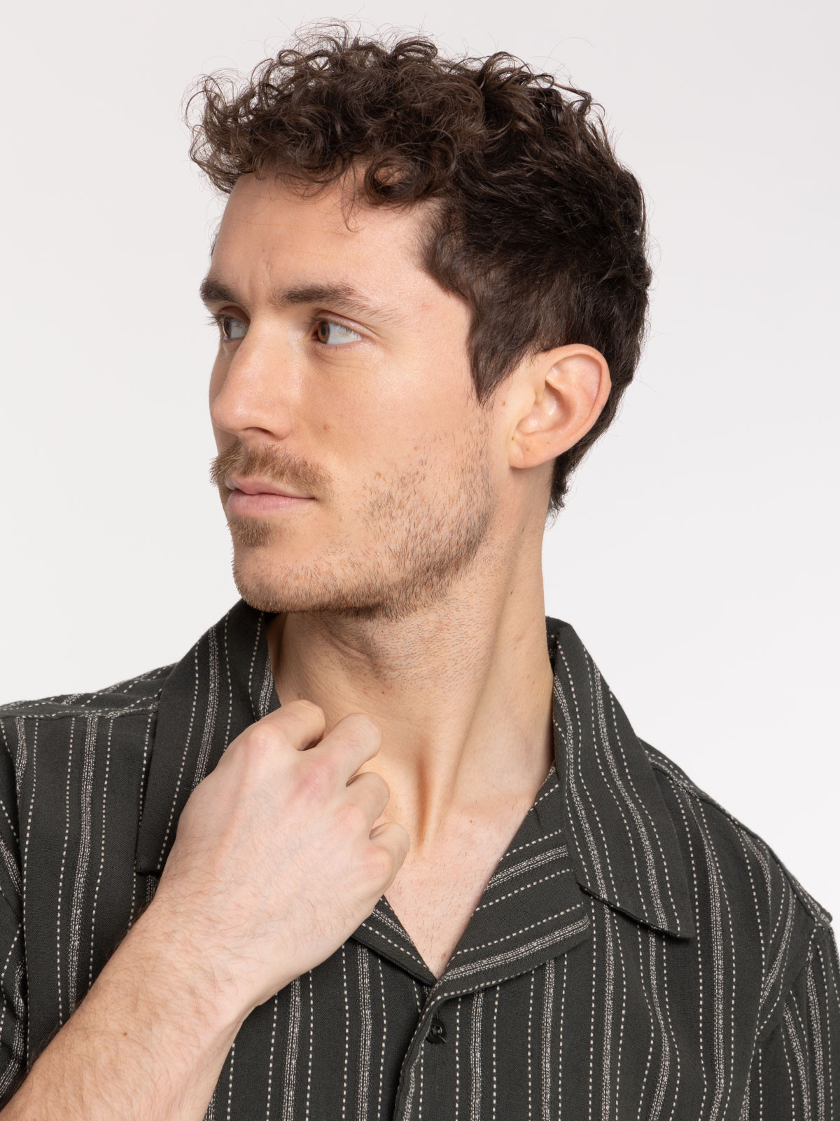 Chemise manches courtes rayée homme