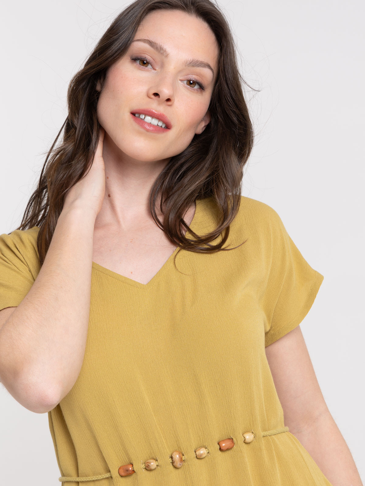 Robe courte femme perles à la taille