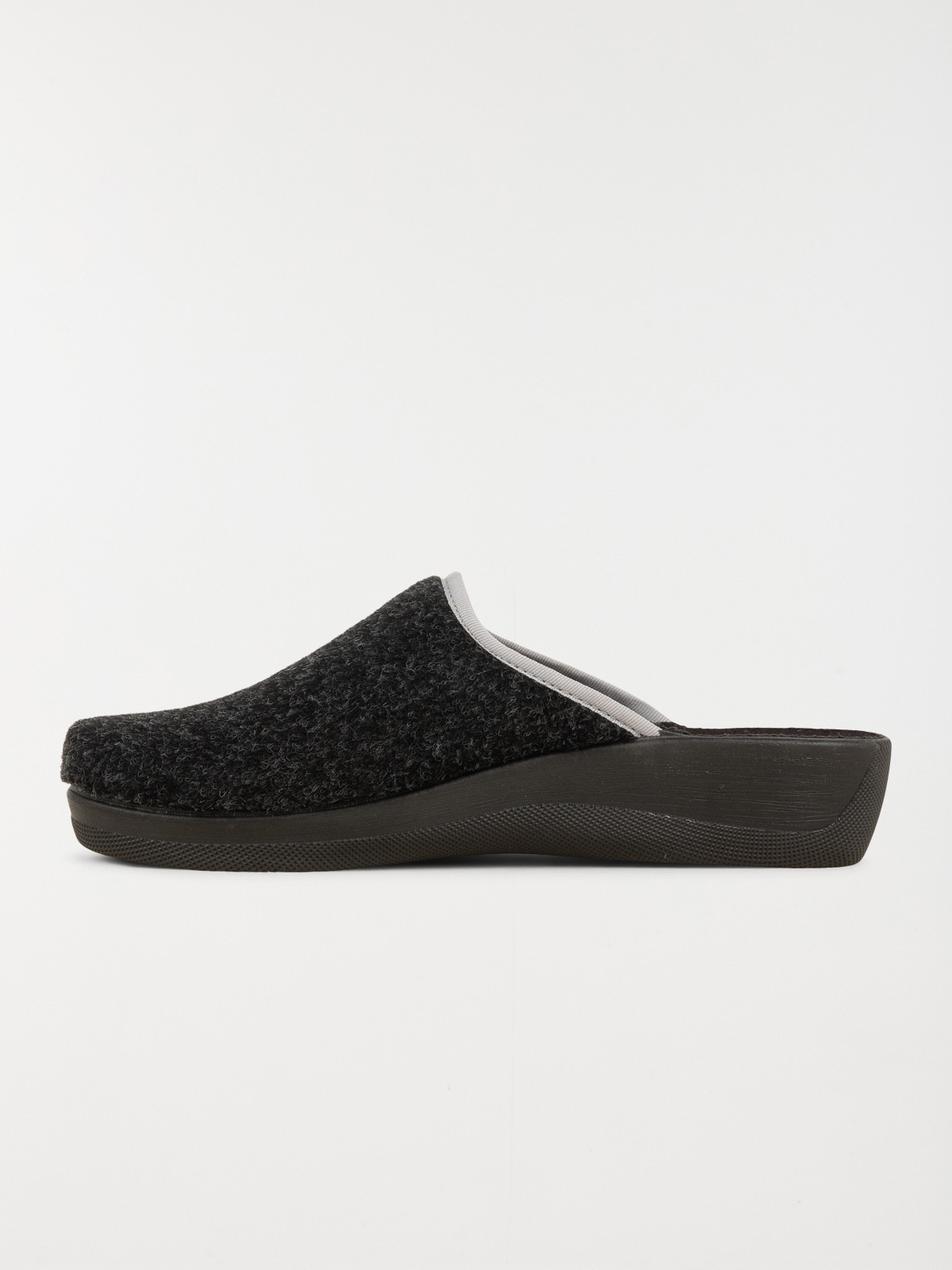 Chausson noir coeur brodé femme (36-41)