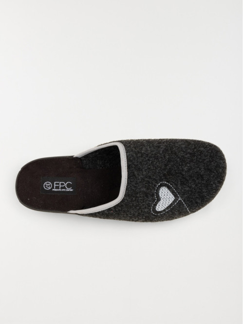Chausson noir coeur brodé femme (36-41)