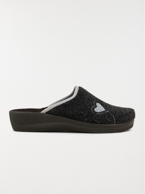 Chausson noir coeur brodé femme (36-41)