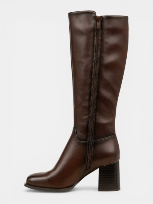 Bottes à talon marrons...