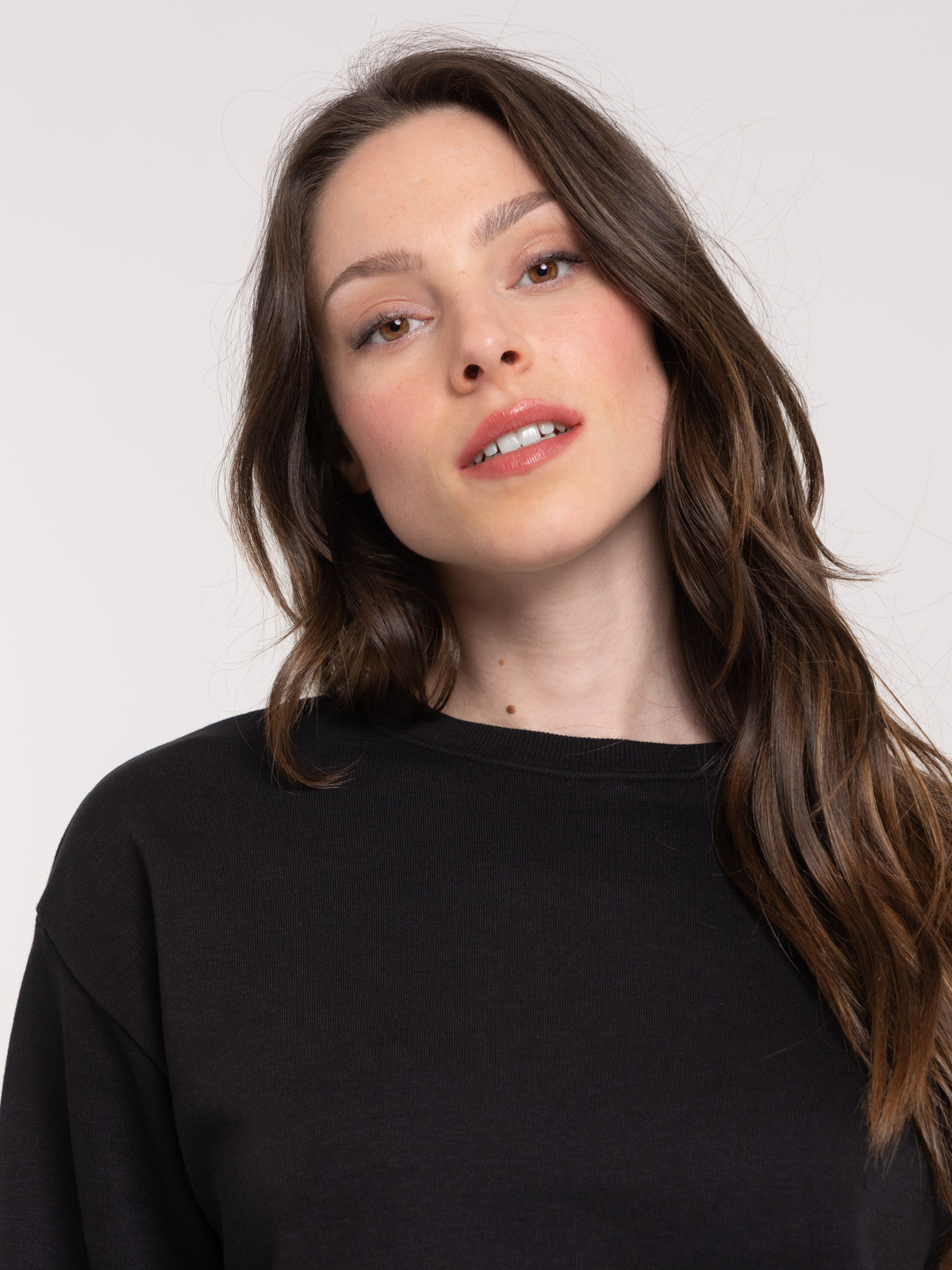 Sweat uni col rond noir femme Sweat uni col rond noir femme