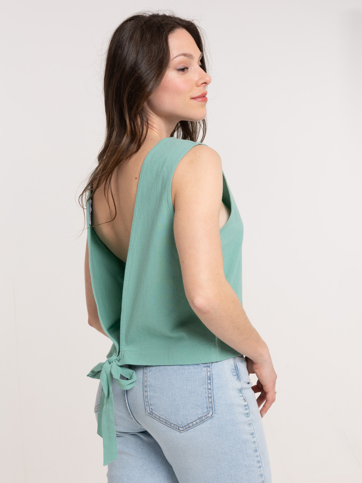 Top sans manches dos nu à nouer femme Top sans manches dos nu à nouer femme