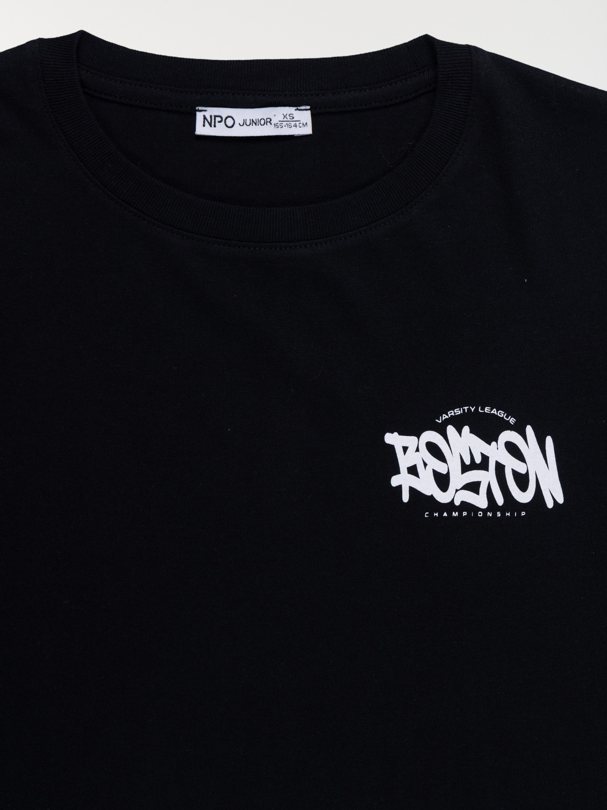 Tee-shirt imprimé Boston garçon (XXS-M) Tee-shirt imprimé Boston garçon (XXS-M)