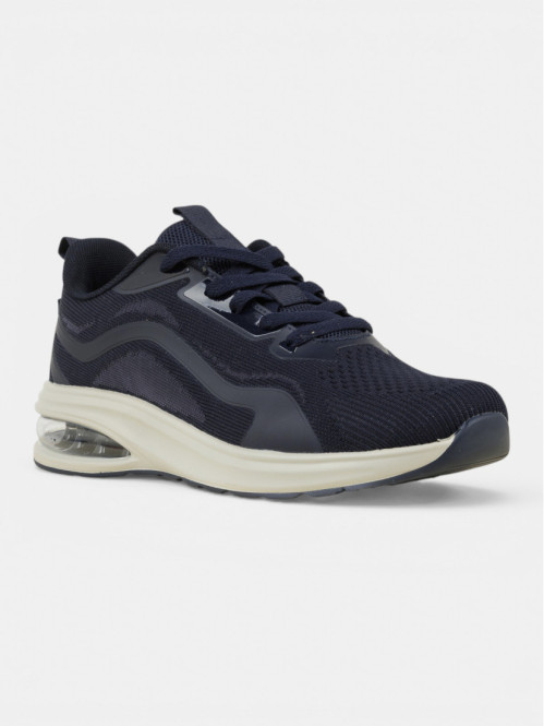 Baskets de sport marine...