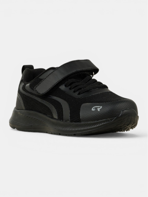 Baskets de sport noires...