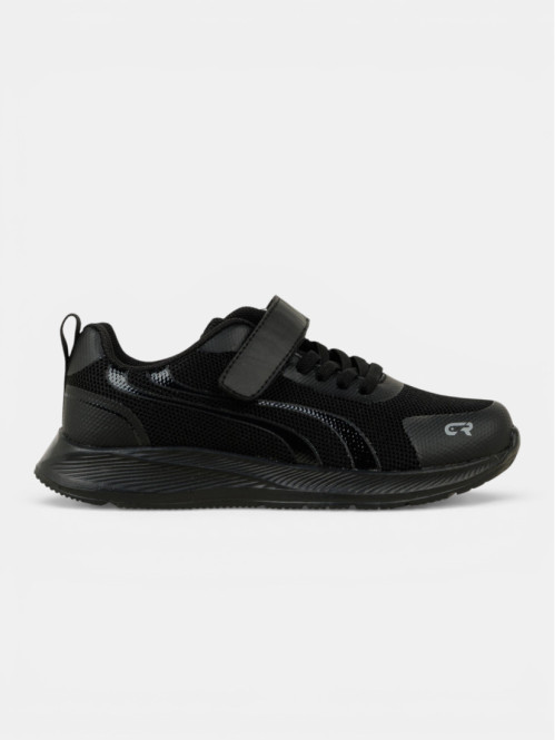 Baskets de sport noires...