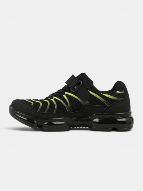 Baskets noires et jaunes...