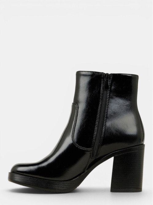 Bottines vernies noires...