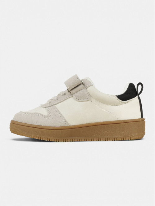 Baskets bandes noires...