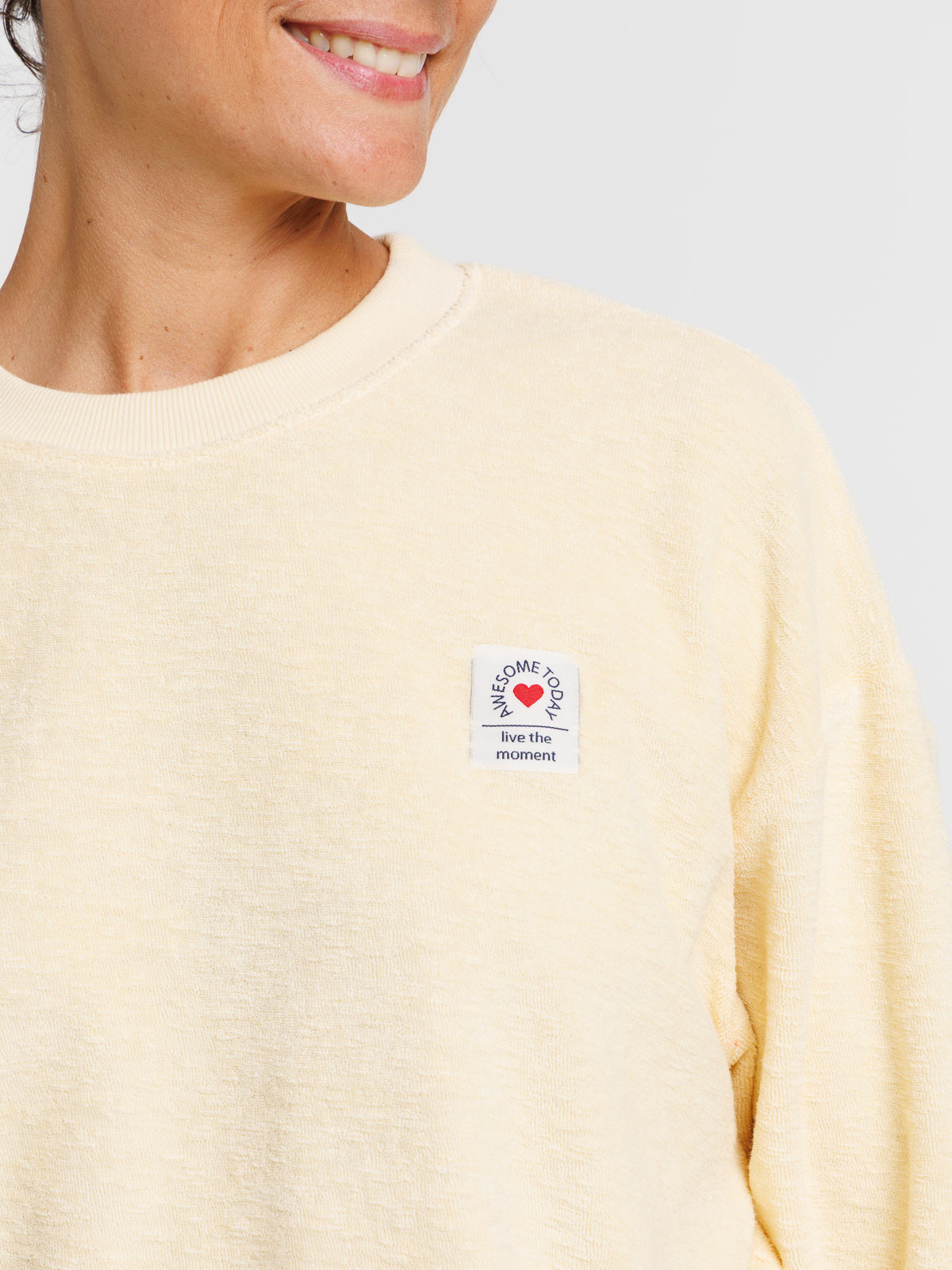 Sweat matière éponge vanille femme Sweat matière éponge vanille femme
