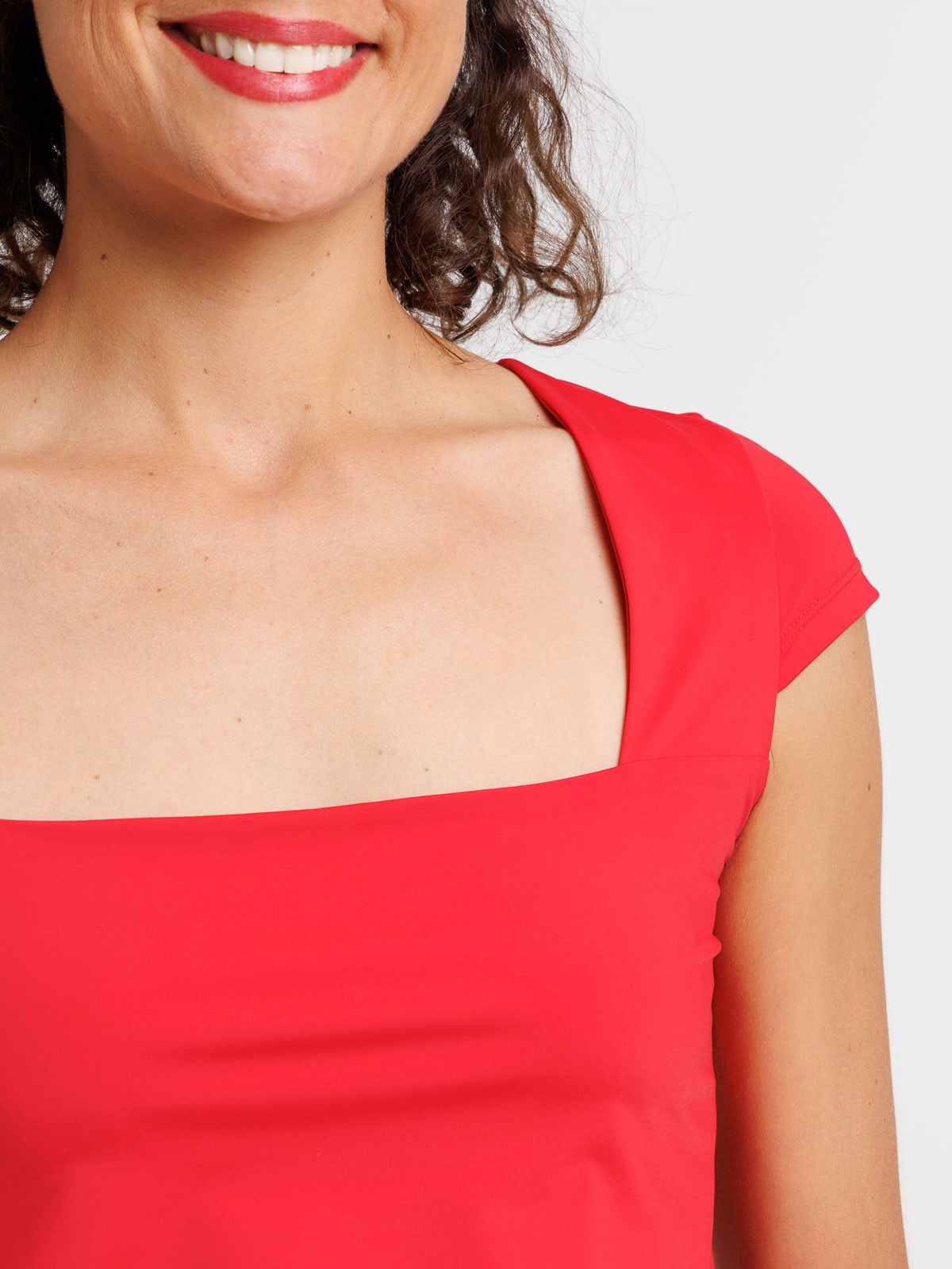 Tee-shirt col carré femme Tee-shirt col carré femme