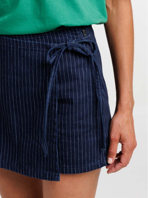 Jupe short rayée denim brut...