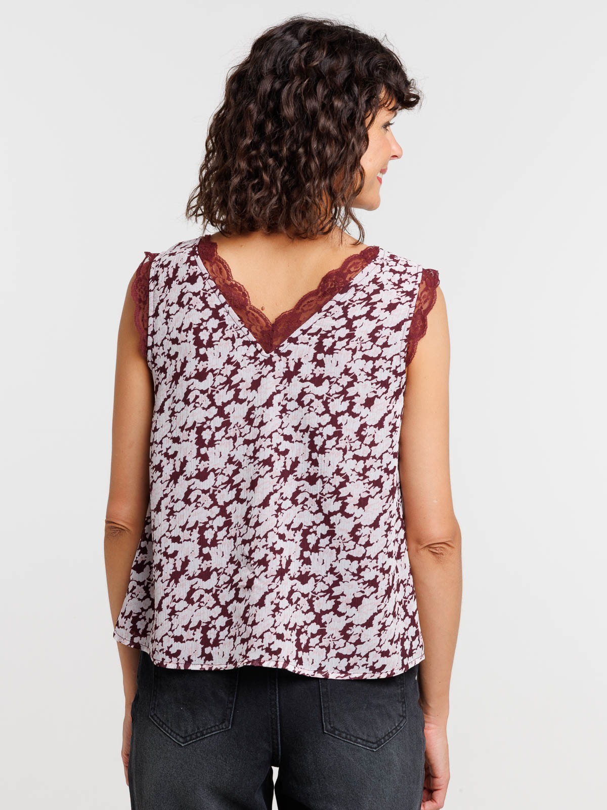 Top fleuri col V dentelle femme Top fleuri col V dentelle femme