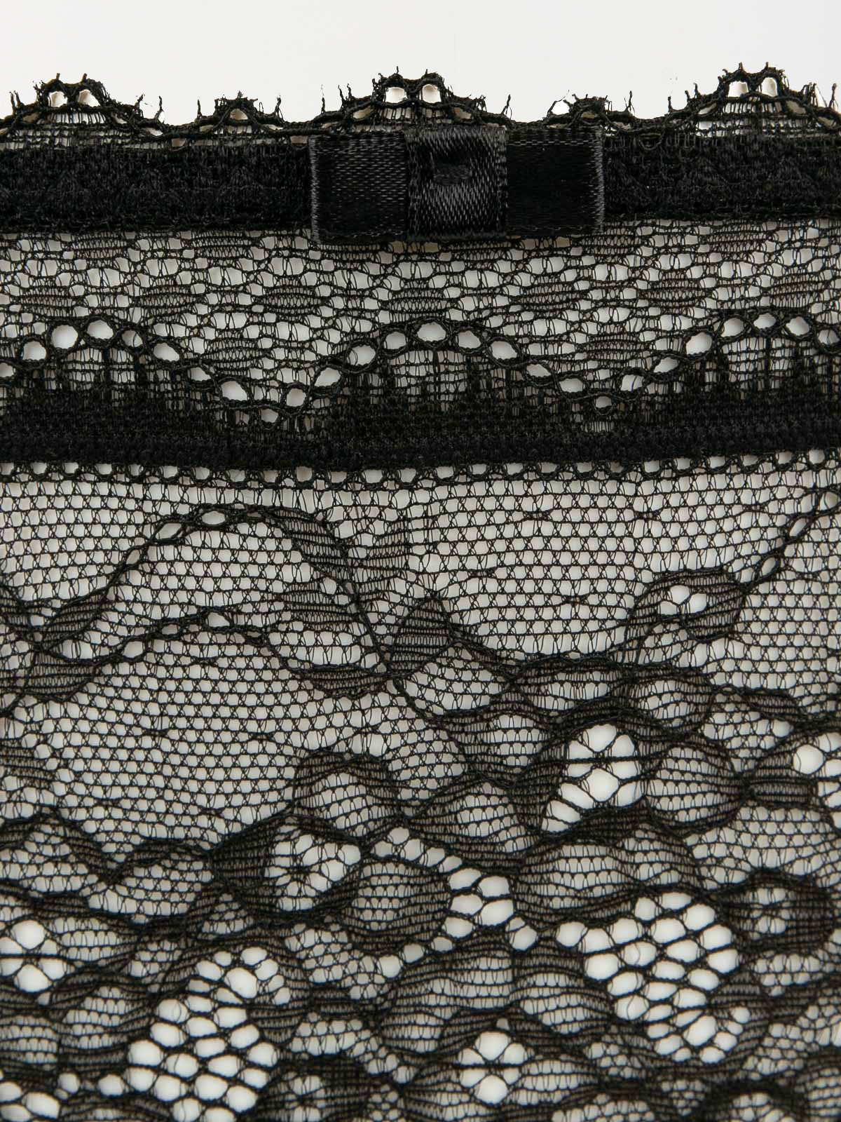 Tanga dentelle noir femme (34-46)